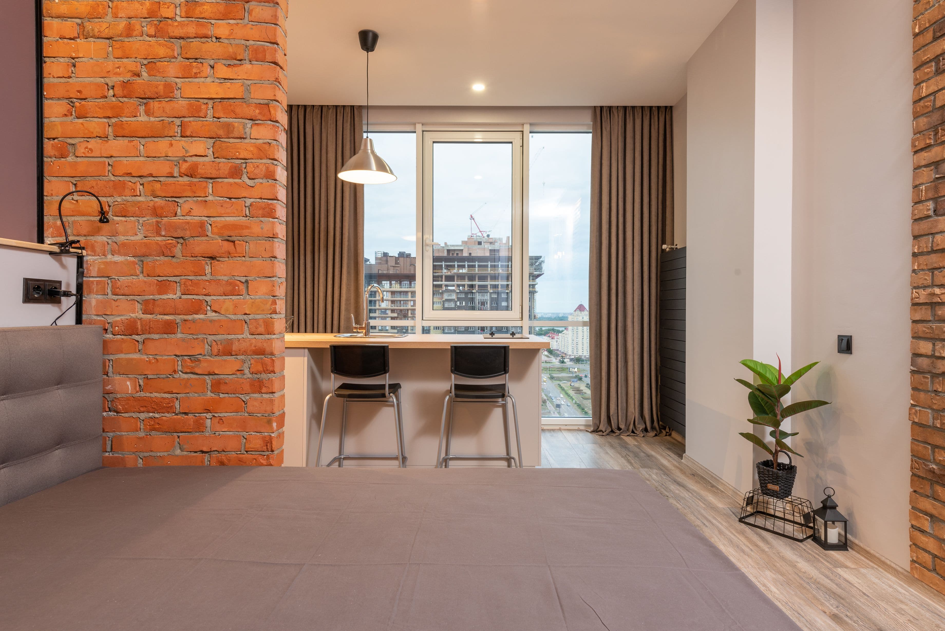 Estudio con vistas a la ciudad
